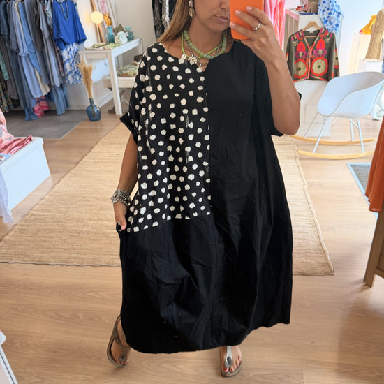 Vestido em algodão com decote recortado em V