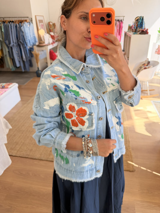 Blusão em ganga leve com flores pintadas à mão
