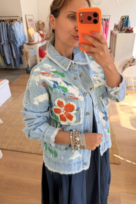 Blusão em ganga leve com flores pintadas à mão