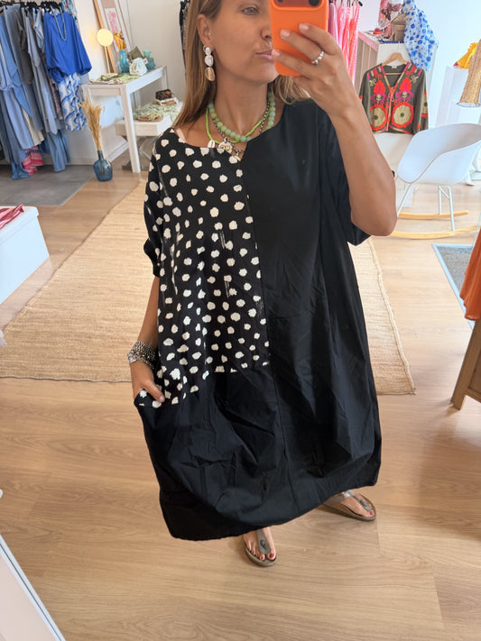 Vestido em algodão com decote recortado em V