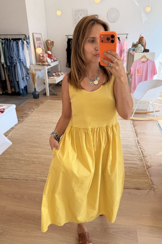 Vestido midi amarelo em algodão com saia franzida