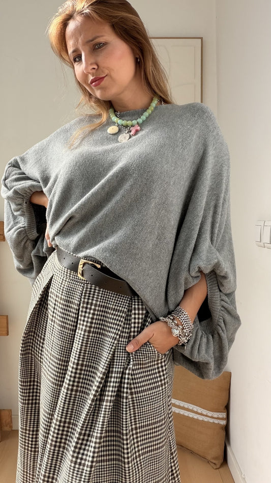 Camisola Poncho Lara da Paprika, malha macia oversized