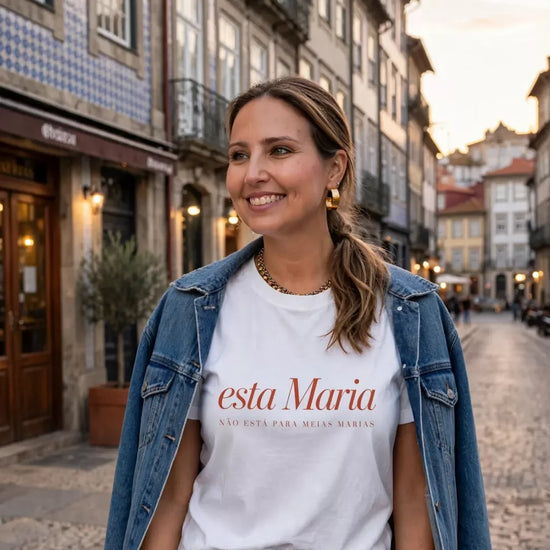 T-shirt branca da linha Esta Maria com frase impressa
