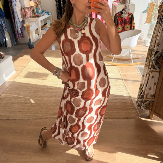 Vestido em malha de viscose em tons quentes