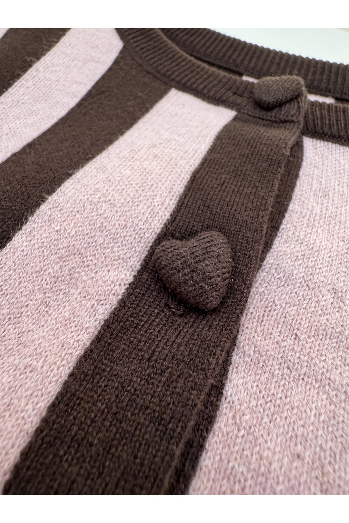 Cardigan Risca Botão Coração – vista 7