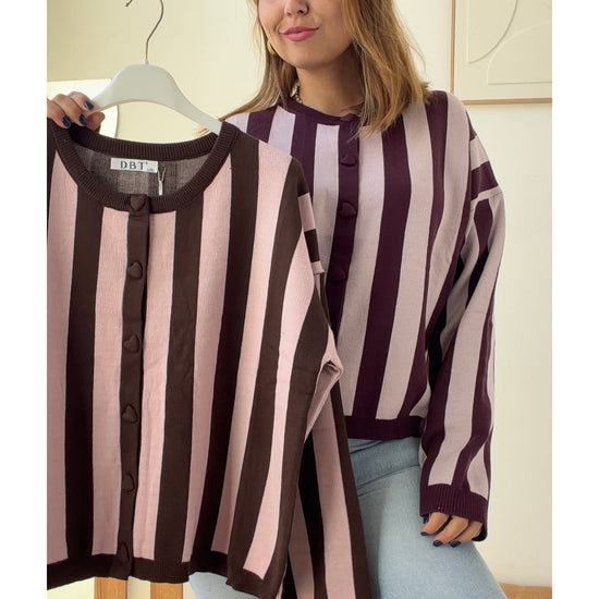 Cardigan Risca Botão Coração – vista 1