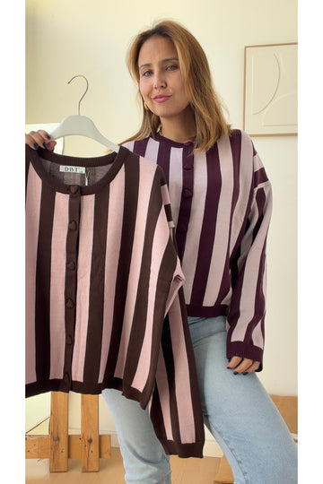 Cardigan Risca Botão Coração – vista 1