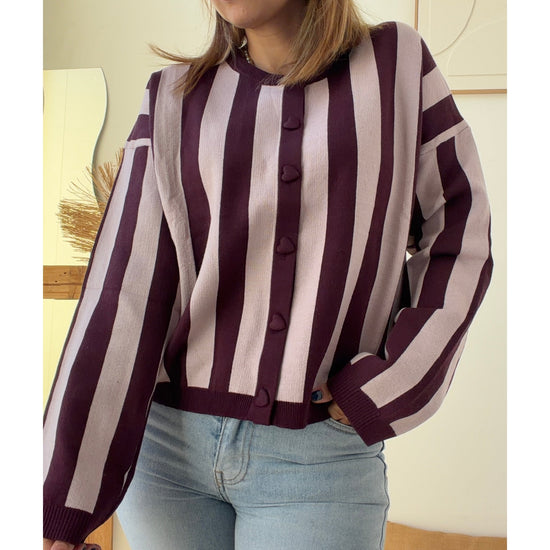Cardigan Risca Botão Coração – vista 5