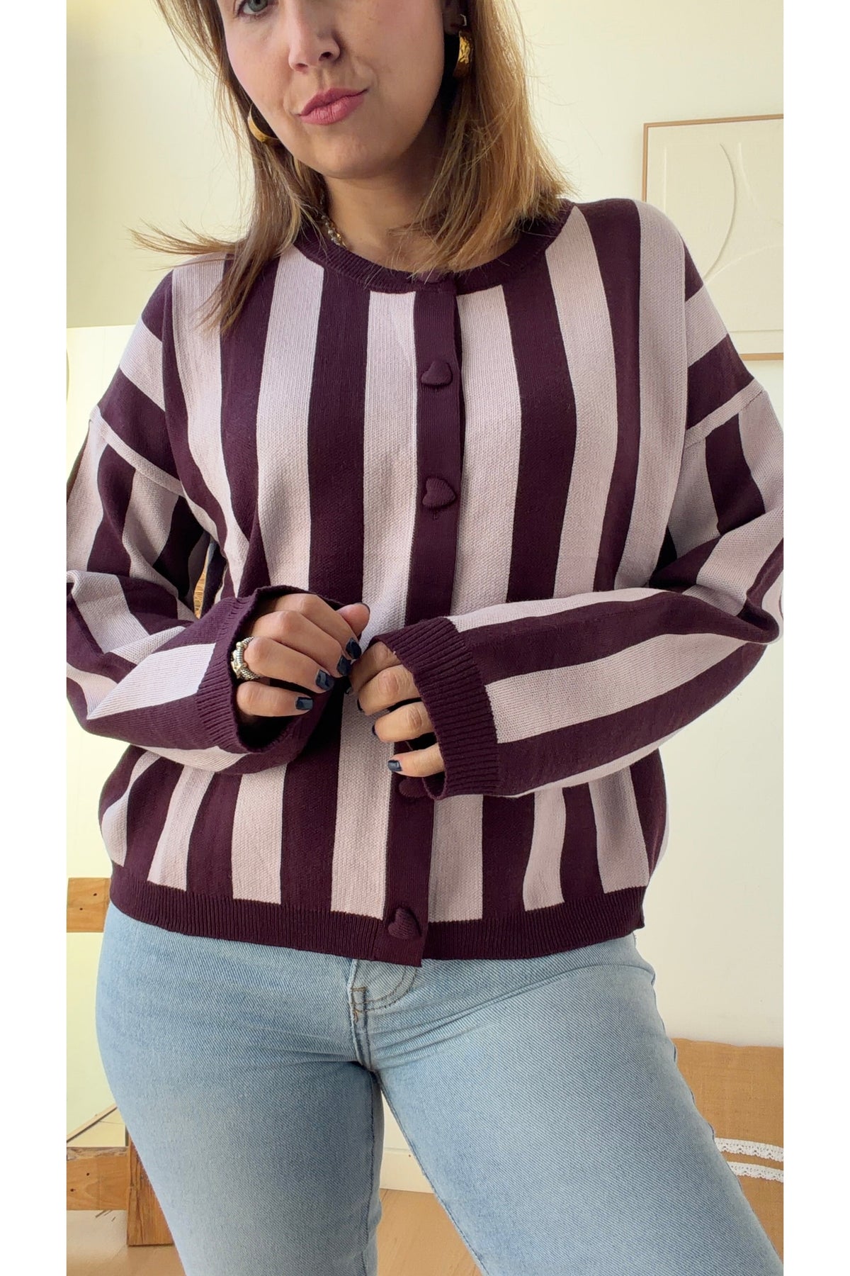 Cardigan Risca Botão Coração – vista 6