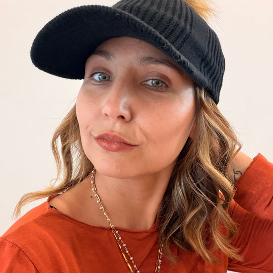 GORRO BONÉ POM POM PRETO – vista 2