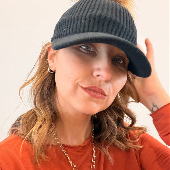 GORRO BONÉ POM POM PRETO – vista 4