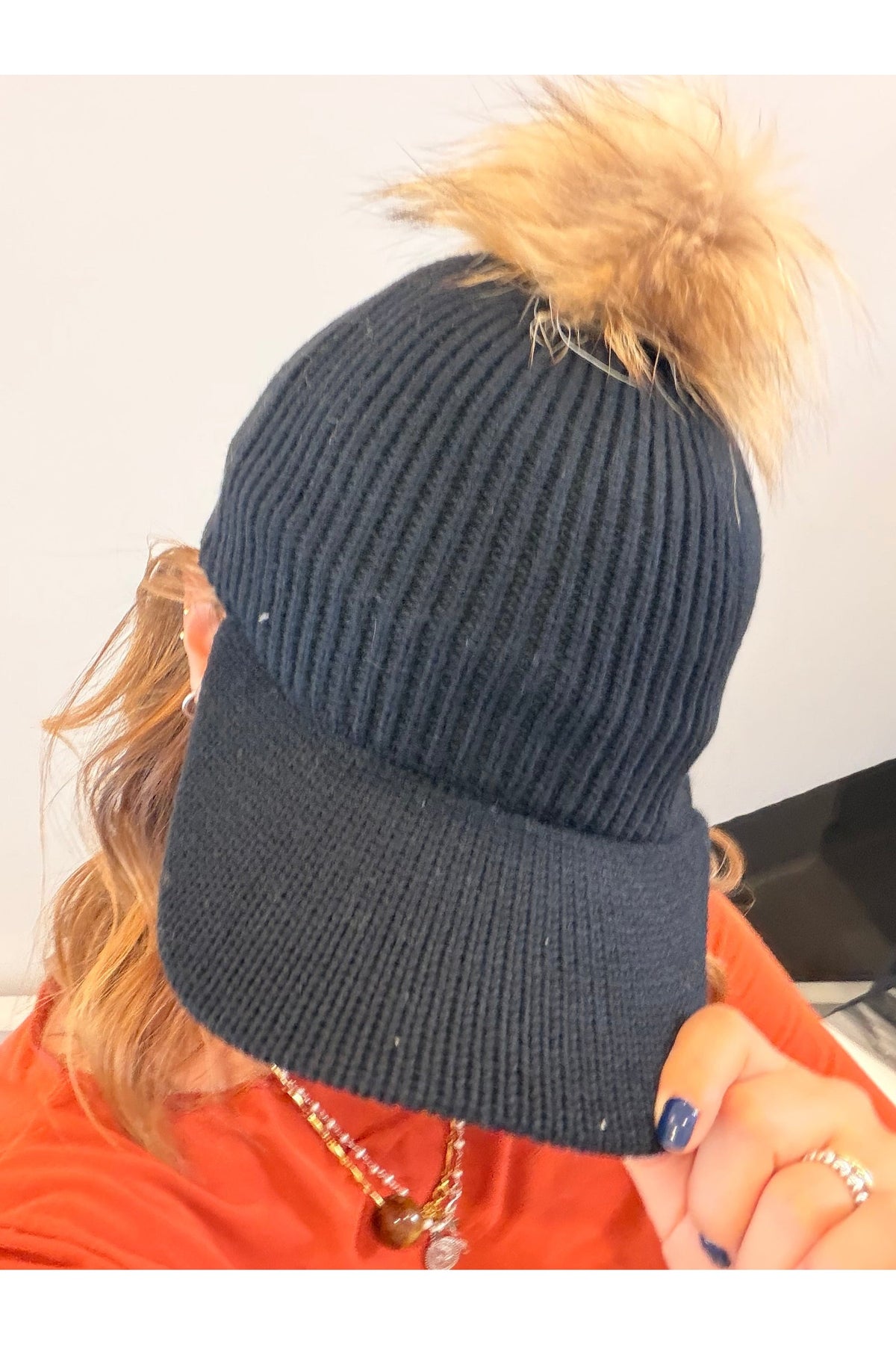 GORRO BONÉ POM POM PRETO – vista 5