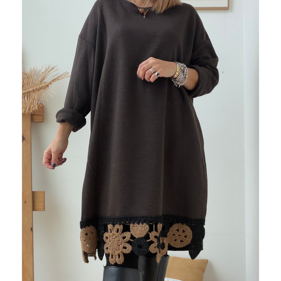 VESTIDO MALHA COM CROCHÊ FLORAL – vista 3