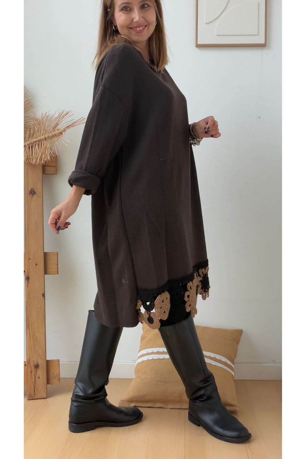 VESTIDO MALHA COM CROCHÊ FLORAL – vista 4