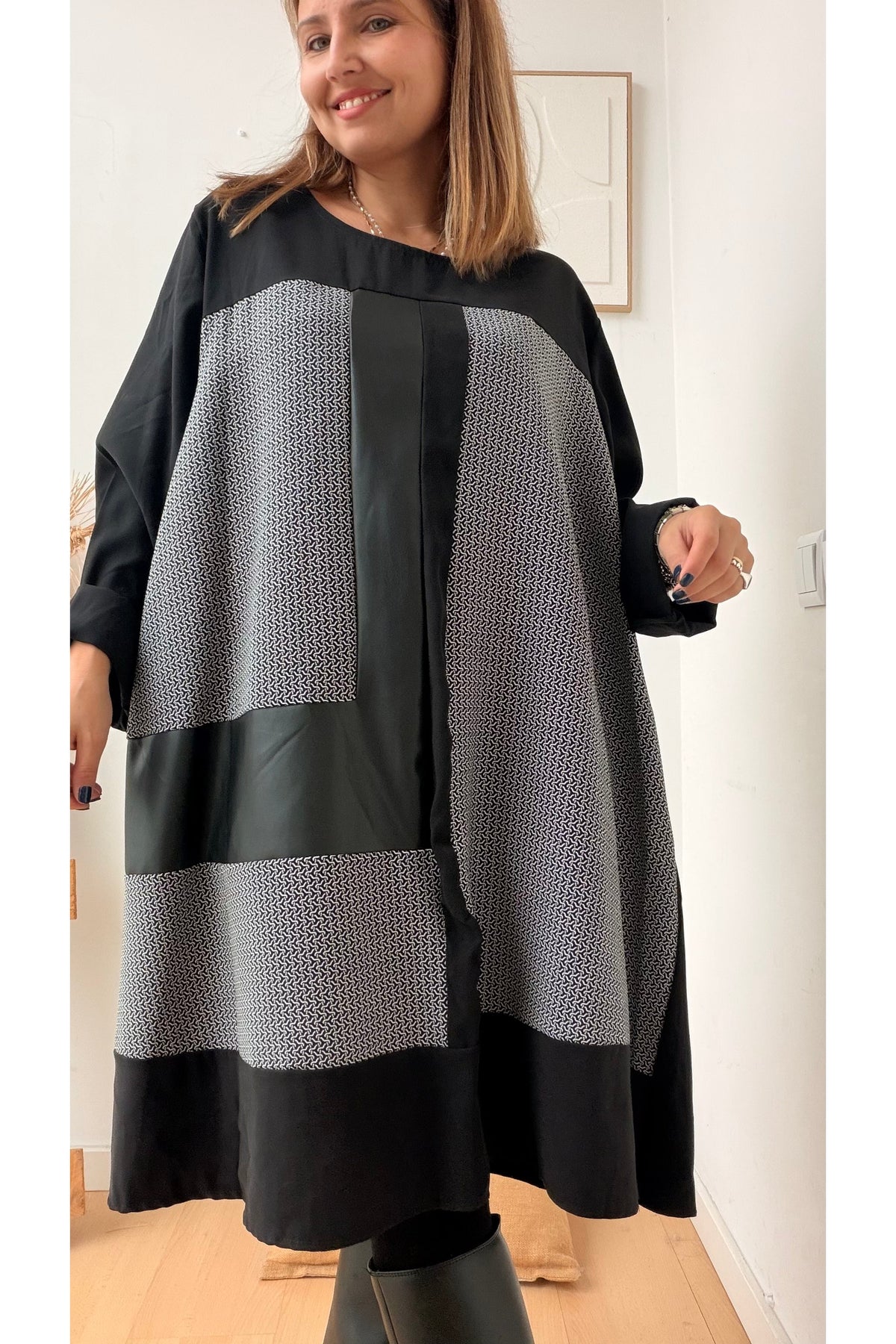 VESTIDO TÚNICA PRETO & TWEED – vista 2