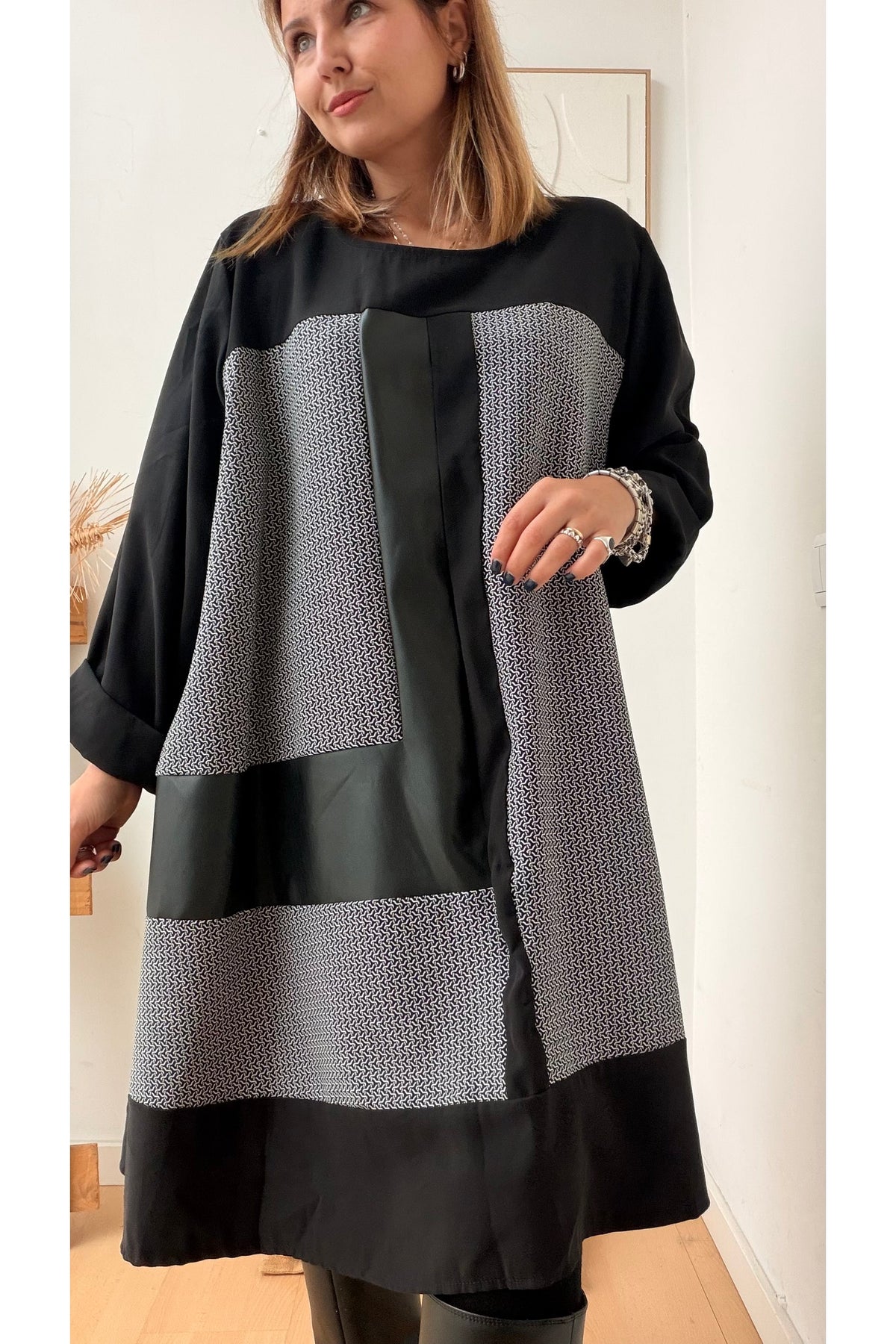 VESTIDO TÚNICA PRETO & TWEED – vista 1