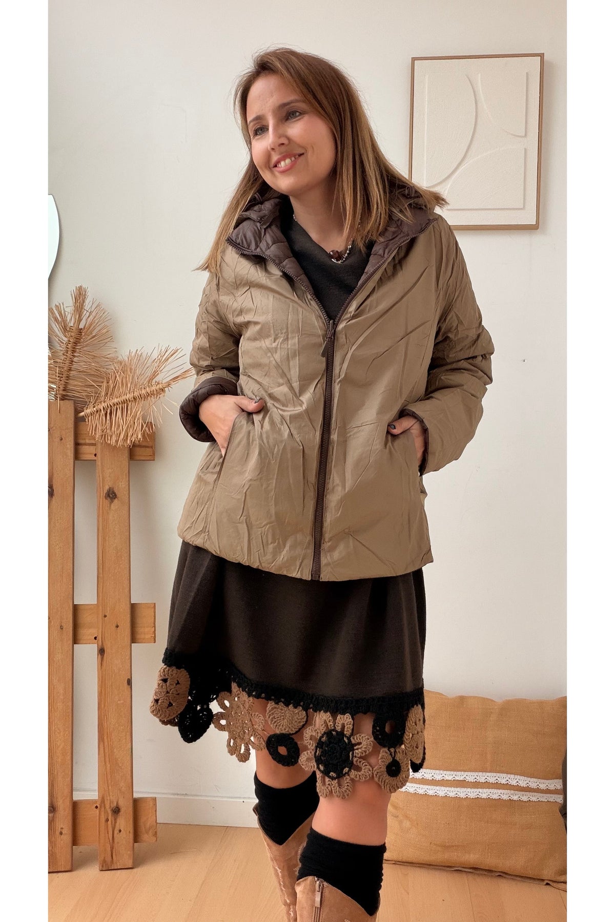 CASACO REVERSÍVEL ULTRA LEVE - CHOCOLATE / TAUPE – vista 5