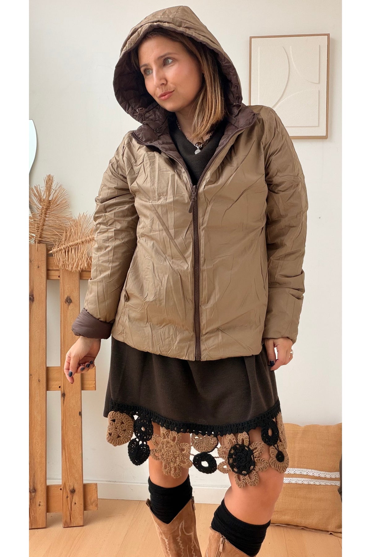 CASACO REVERSÍVEL ULTRA LEVE - CHOCOLATE / TAUPE – vista 6