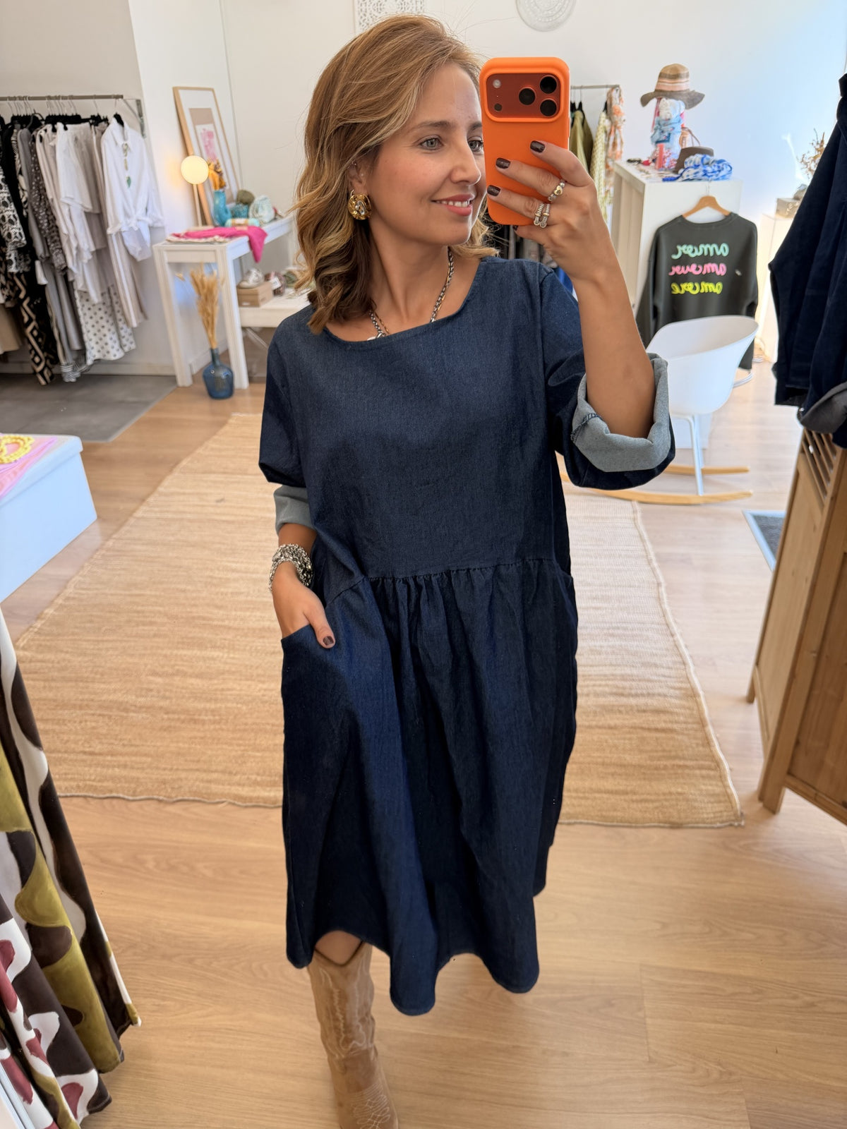 Vestido Dark Jeans Leve da Paprika, decote redondo