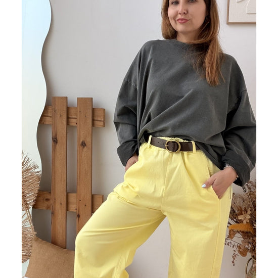 Calças baggy em sarja amarelo-claro