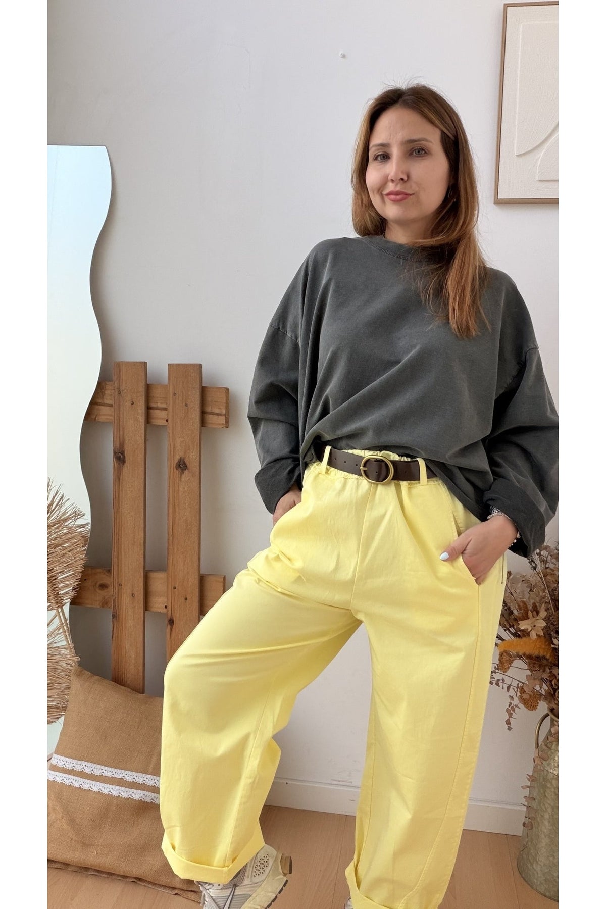 Calças baggy em sarja amarelo-claro