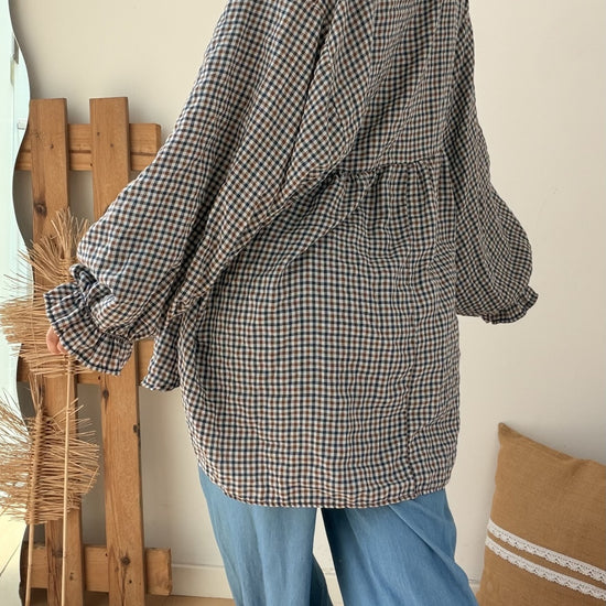 Blusa em algodão com padrão vichy azul e branco