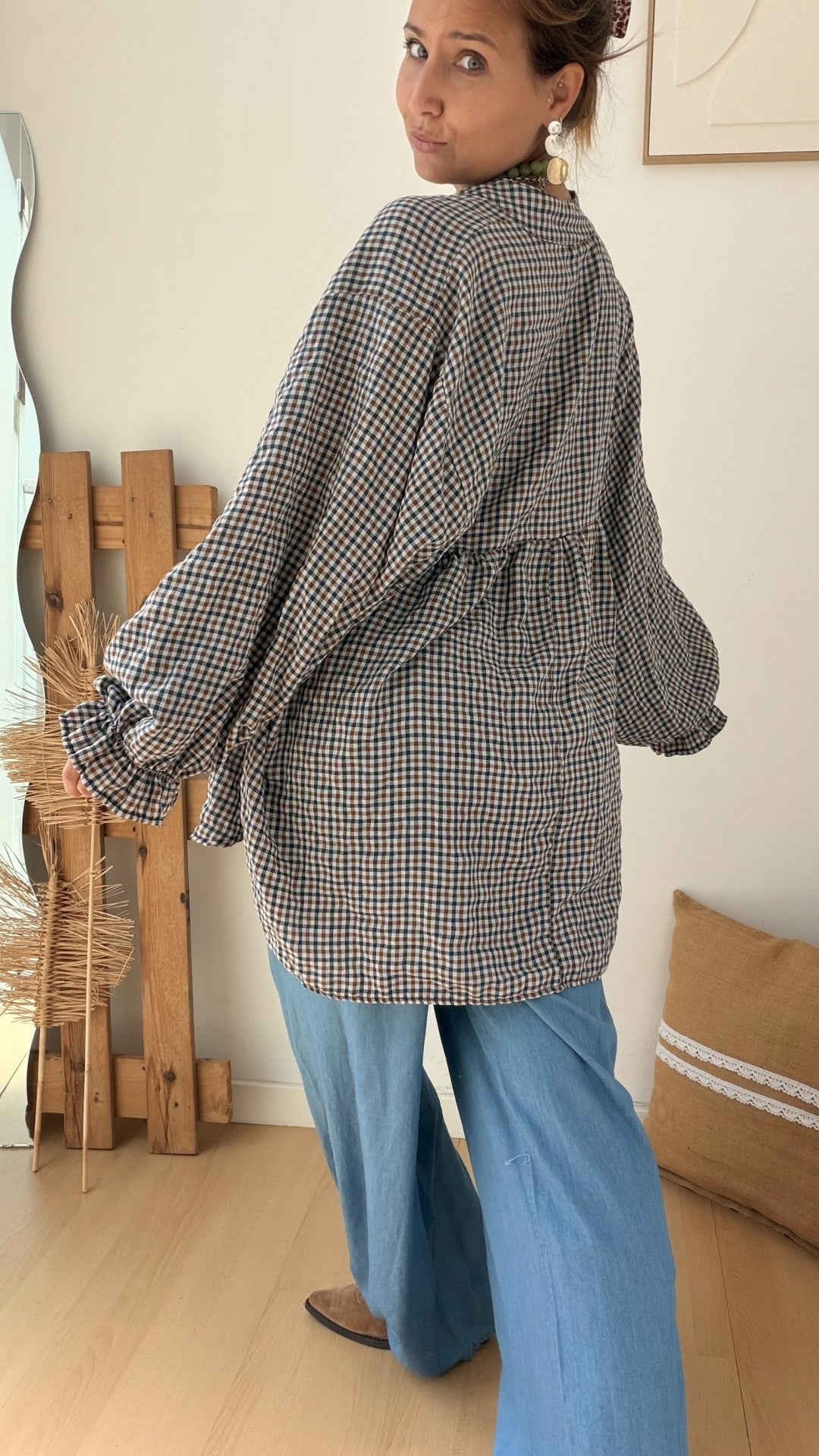 Blusa em algodão com padrão vichy azul e branco