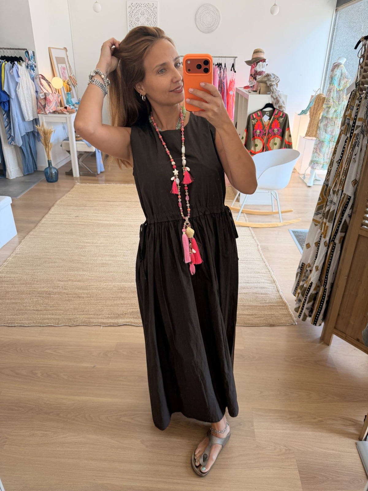 Vestido Marisa da Paprika, atilho de ajuste na cintura