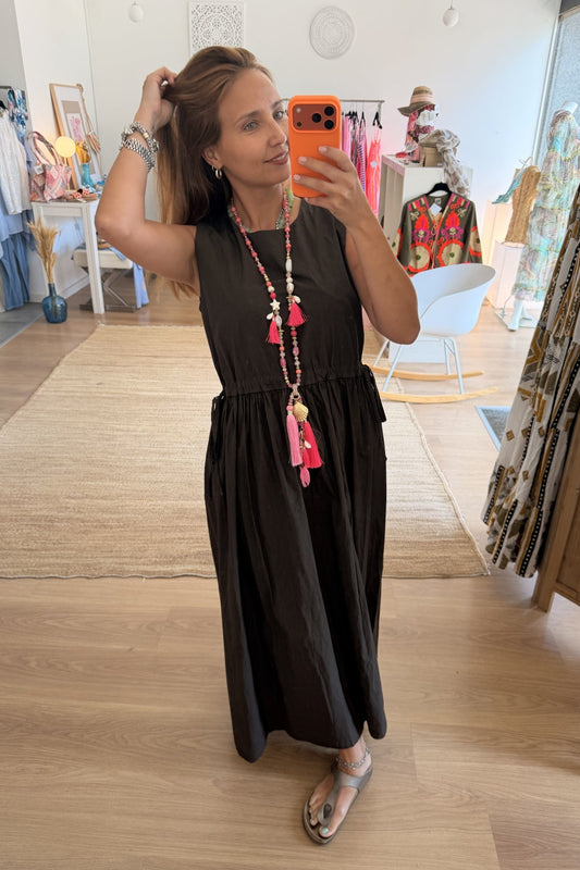 Vestido Marisa da Paprika, atilho de ajuste na cintura