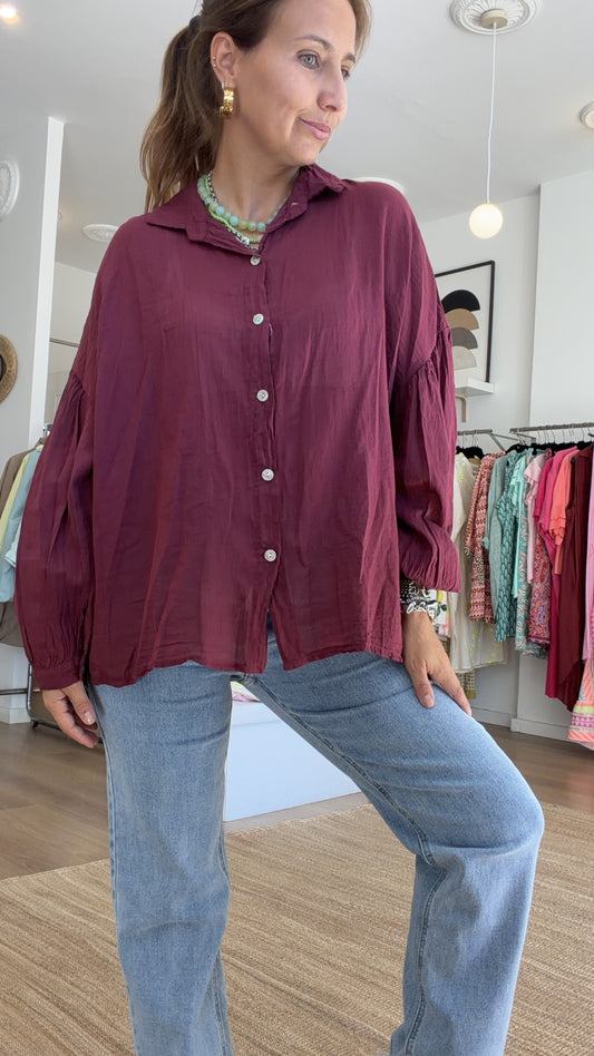 Blusa de corte solto com botões