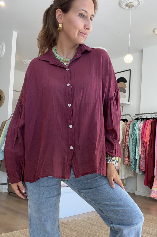 Blusa de corte solto com botões