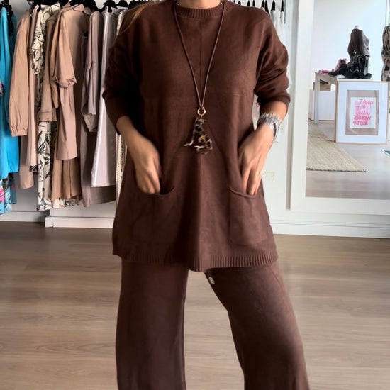 Conjunto de malha Bolsito da Paprika, camisola e calças a condizer