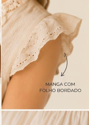 Vestido comprido em algodão cru com bordado inglês e folhos nos ombros