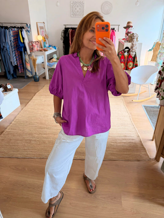 Blusa em popeline com decote em V e manga balão