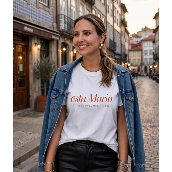 T-shirt branca da linha Esta Maria com frase impressa