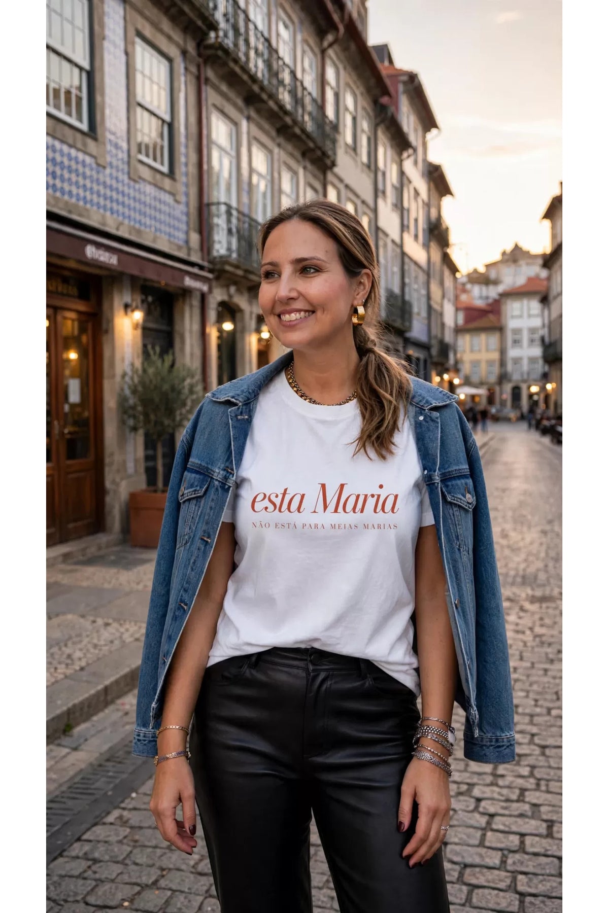 T-shirt branca da linha Esta Maria com frase impressa