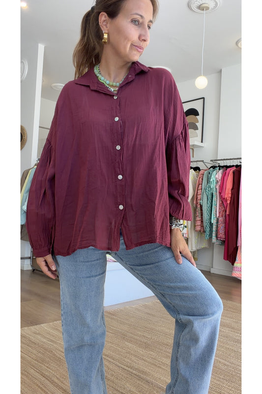Blusa de corte solto com botões